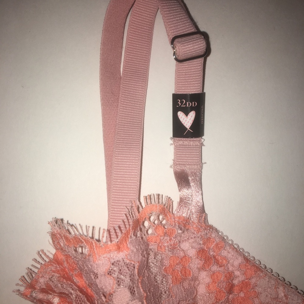 32DD Victoria’s Secret Dream Angels Push Up Bra - Picture 3 of 9